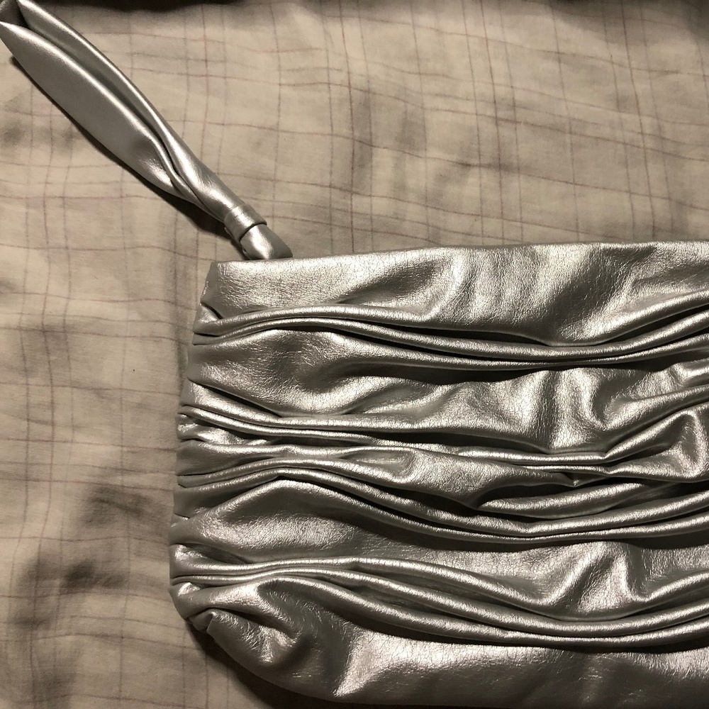 NWOT Silver Pleated Clutch Wristlet Purse